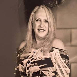 Meet your Posher, Deborah